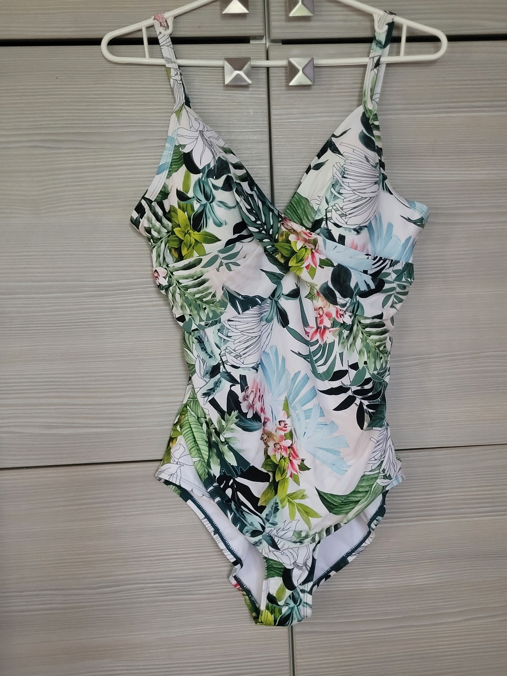 New Jantzen Tropical Floral One-Piece Swimsuit,Tummy Control,Sun Protection